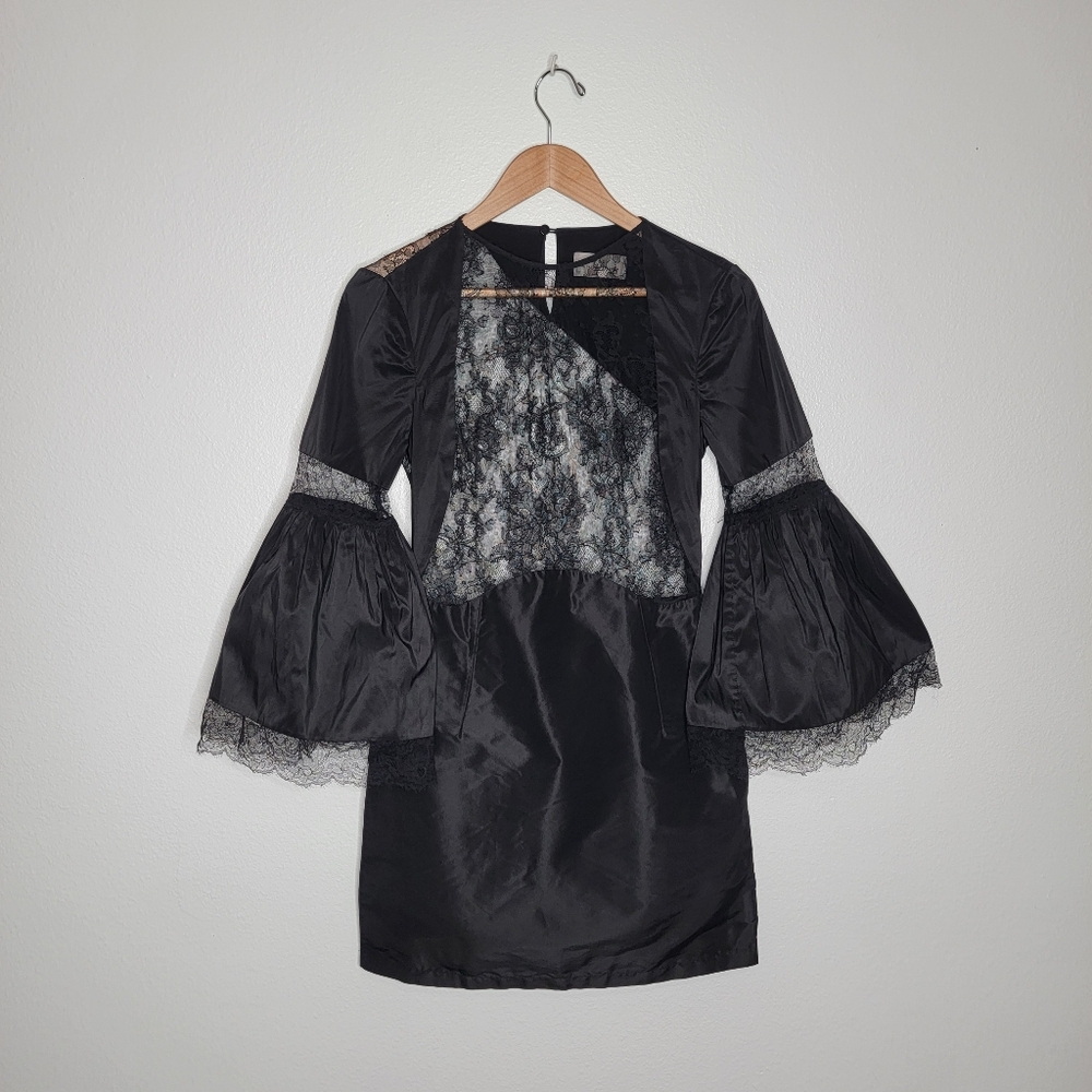 PREEN BY THORNTON BREGAZZI ARYA MINI DRESS BLACK LACE WITH BELL SLEEVES SZ. L